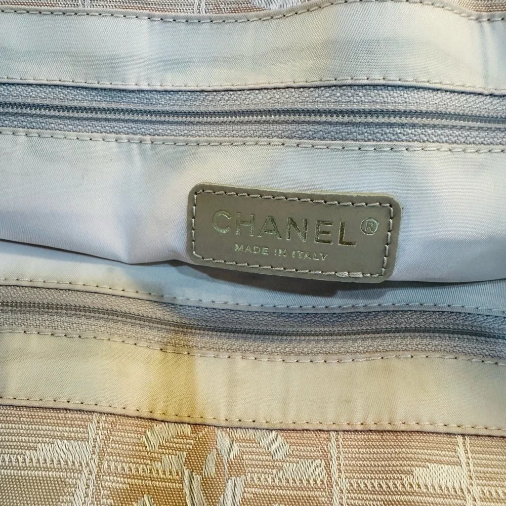 CHANEL Gray Beige Travel Bag with Geometric Design - Picture 11 of 16